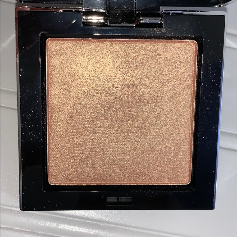 PRETTY VULGAR SHIMMERING SWAN HIGHLIGHTER